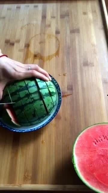 怎么切角瓜最方便吃视频,美味尽享——角瓜切法大揭秘