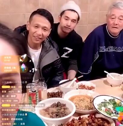 赵本山吃瓜烙馍视频大全,笑料横生,回味无穷